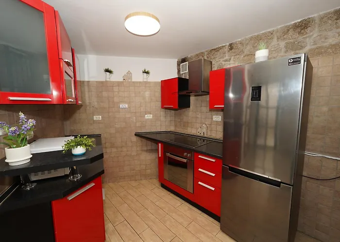 Stone Garden Escape With Jacuzzi * 스플리트