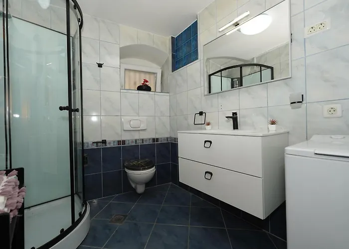 빌라 Stone Garden Escape With Jacuzzi 스플리트