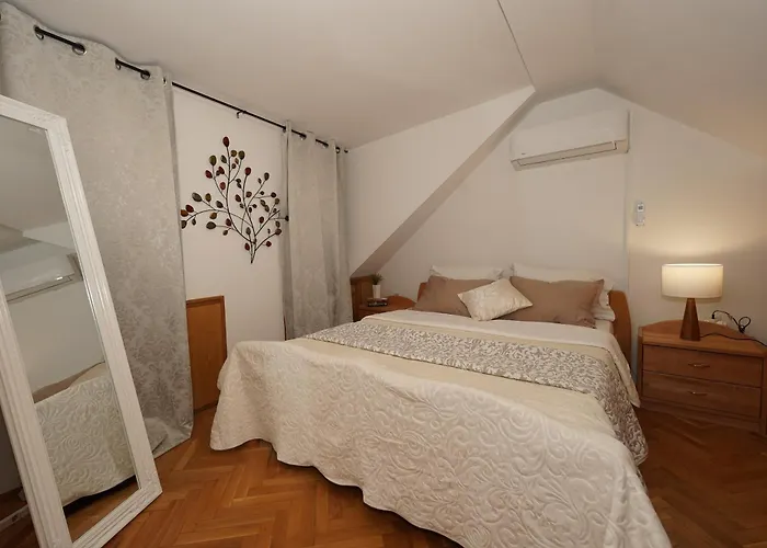 빌라 Stone Garden Escape With Jacuzzi *