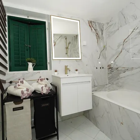 Villa Stone Garden Escape With Jacuzzi