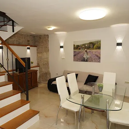 Вилла Stone Garden Escape With Jacuzzi *