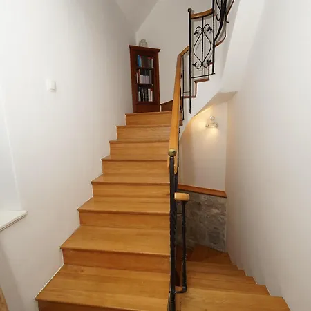 Stone Garden Escape With Jacuzzi *